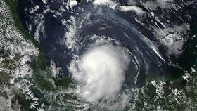 2008年的熱帶風暴馬可，其暴風半徑比天兔小上許多。（圖／翻攝自NASA）