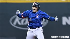 ▲世界12強棒球錦標賽，台灣隊指定打擊曾頌恩敲出2分打點二壘安打。（圖／記者劉彥池攝影）