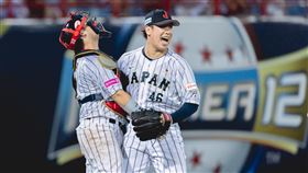 日本隊藤平尚真（右）漂亮用再見三振幫助球隊守下勝利。（圖／WBSC提供）