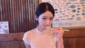 金娜靜（김나정，音譯）遭到強迫餵毒。（圖／翻攝自金娜靜IG）