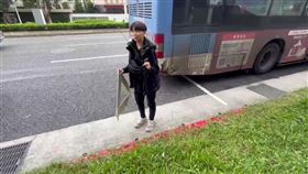 大有客運謝姓女司機（23歲）昨天開公車行經北市忠孝東路時，追撞前方一輛停在路口禮讓路人過馬路的公車，造成1死15傷事故。有網友指稱謝女技術差、還會跟乘客口角互槓，引起熱議。大有客運謝女的同事表示，公車路況很複雜，難免有突發情況，可能雙方都沒有互相理解，才會被乘客控訴。