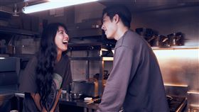 楊謹華與詹懷雲感情戲，甜喊「戀愛的感覺回來了」。（圖／Netflix提供）