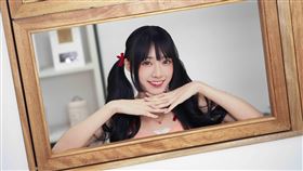 嘎琳甜笑圈粉無數。（圖／樂天桃猿提供）