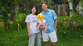 威廉（右）車上杯子有口紅印被卓君澤（左）抓包。（圖／翻攝自威廉IG）