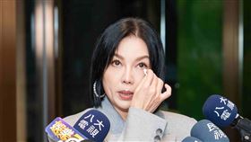 苗可麗回憶成長史，數度哽咽。（圖／八大提供）