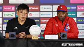 ▲世界12強棒球錦標賽，古巴隊總教練強森（Armando Johnson）出席賽後記者會。（圖／記者劉彥池攝影）