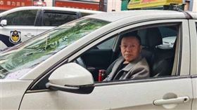 計程車司機載到殺人犯，機警應對協助警方逮人。（圖／翻攝自極目新聞）