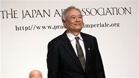 李安榮獲日本美術學會主辦文化大獎導演李安18日在第35屆高松宮殿下紀念世界文化獎記者會上表示，日本電影對全世界一直有著深遠的文化影響，尤其是對亞洲電影製作者而言，他也不例外。身為第一位來自台灣的得獎者，他感到既驕傲又無比感激。此頒獎活動主辦單位為日本美術學會。中央社記者楊明珠東京攝  113年11月18日