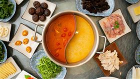 經痛、白帶可能是「宮」寒！中醫：暖宮火鍋可以溫暖子宮，除了助孕還能遠離婦科疾病（圖／姊妹淘）