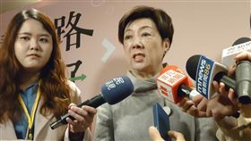 張淑芬：張忠謀文筆不錯台積電慈善基金會19日舉辦公益記者會，基金會董事長張淑芬（右）會前受訪時說，覺得丈夫張忠謀文筆不錯，自傳下冊一整本書都是他自己寫出來的，不容易。中央社記者張建中攝  113年11月19日