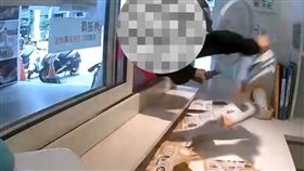 外送員,取餐,等太久,DM宣傳單,惡搞,店家,台中（圖／翻攝IG／mula_kitchens）