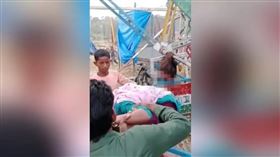 慎入！少女搭摩天輪長髮被捲入，「頭皮整片撕下」失血過多昏迷。（翻自X平台）