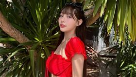 林襄泰國出遊造型前衛。（圖／翻攝自林襄IG）