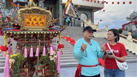 阿白訪問花矸太元宮主委（圖／翻攝自寶島神很大）