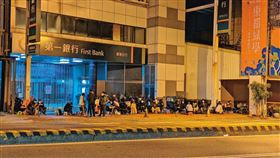 2024年11月15日，該建案如今在網路上隨處可查到平轉換約專案。（圖／翻攝自鏡週刊）