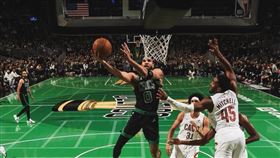 波士頓塞爾提克主場擊敗克里夫蘭騎士，終結對手超狂的15連勝。（圖／翻攝自塞爾提克X）