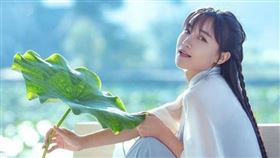 34歲「李子柒liziqi」擁有過億點閱的超級網紅。（圖／翻攝自微博）