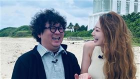 納豆求婚依依。（圖／翻攝自納豆臉書）