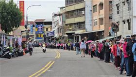 物調券,排隊,人龍,貪食蛇,台中,霧峰市場（圖／議員江和樹提供）