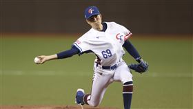 12強棒球賽  台灣隊黃子鵬先發世界12強棒球賽台灣隊18日預賽終戰與古巴隊在台北大巨蛋交手，無關晉級，台灣隊派出低肩側投手黃子鵬（圖）先發上陣。中央社記者張新偉攝  113年11月18日