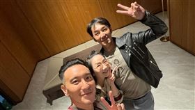 王陽明與陶晶瑩、李李仁夫妻合照。（圖／翻攝自王陽明臉書）