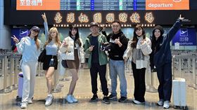 ▲CT AMAZE的成員Jessy、秀秀子、嘎琳、小映和樂天女孩若潼自費前往東京。（記者劉彥池攝影）