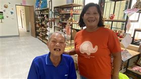 對於有牙齒就醫需求的長輩來說，林邊鄉仁和村長盧麗美（右）認為，讓鄉親多一些選擇，何嘗不是件好事。圖／盧麗美提供