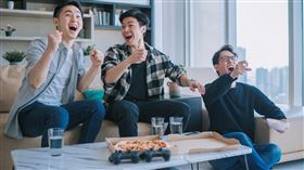 亞太區消費者計劃在未來12 個月內減少外出用餐、娛樂、酒精飲品、美髮美容服務、大型家電、零食和糖果類支出。（圖／業者提供）