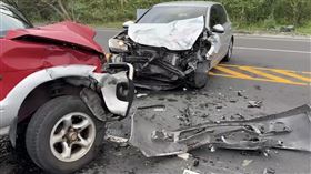 台9線重大車禍！吉普車開到對向「整輛彈飛」駕駛噴出車外慘死。（圖／翻攝畫面）