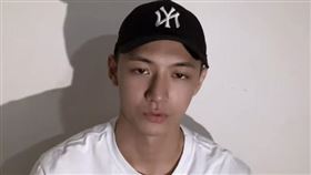 吳霏放假消息騙粉絲要退出演藝圈，而後又自拍影片反悔。（圖／翻攝自IG）