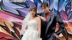 丟丟妹突「披白紗」，嗨喊「我要結婚了」。（圖／翻攝自Tommy IG）