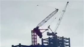 新北地二行政中心,建案工地,起重機,掉落,
