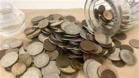 存錢　房貸　信貸　月薪。（示意圖／翻攝自photoAC）