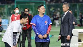 ▲前大聯盟球星鈴木一朗出席電競12強決賽記者會，台灣選手大叔（中）參賽。（圖／特派記者劉彥池攝影）