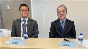 中鋼構法說會中鋼構21日舉辦法說會，董事長陳瑞騰（右）說，在手訂單量足夠撐到明年第4季，目前接單將在明年第4季後，朝2026年及2027年單子為主。（中鋼提供）中央社記者何秀玲傳真 113年11月21日