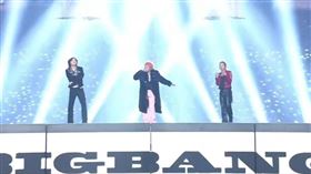 BIGBANG終於在MAMA最終場台上3人合體。（圖／翻攝自Mnet K-POP YouTube）