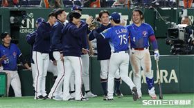 ▲世界12強棒球錦標賽複賽，台灣隊第3任投手郭俊麟中繼2.1局退場。（圖／特派記者劉彥池攝影）