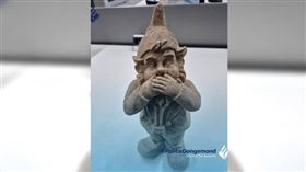 荷蘭警察在搜查毒品行動中，發現整尊以搖頭丸製成的娃娃。（圖／翻攝自Politie Basisteam Dongemond臉書）