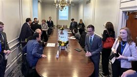 蔡前總統會晤美跨黨派資深參議員前總統蔡英文在「哈利法克斯國際安全論壇」第2日議程上午，與6位美國現任與候任聯邦參議員舉行雙邊會談。中央社記者廖漢原哈利法克斯攝  113年11月23日