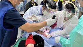 國際牙醫校友聯合會表示，國際牙醫學生在海外學習期間，必須完成嚴格且充足的臨床實習。(圖／國際牙醫校友聯合會提供）