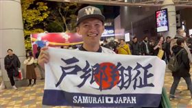 被說「反指標」！台南Josh今晚照穿戶鄉翔征球衣應援。