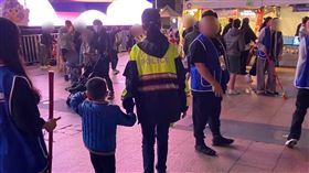 新北歡樂耶誕城,男童,走失,女警