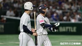 ▲世界12強棒球錦標賽冠軍戰，日本隊右外野手辰己涼介選到4壞球保送 。（圖／特派記者劉彥池攝影）