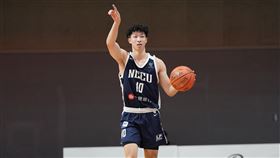 政治大學宋昕澔19分6助攻，率領球隊拿下開季2連勝、跨季28連勝。（圖／大專體總提供）