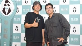 人氣實況主丁特宣布，將透過旗下「特‧好喝」手搖飲品牌發送2000杯 特‧好喝烏龍茶專賣店提供