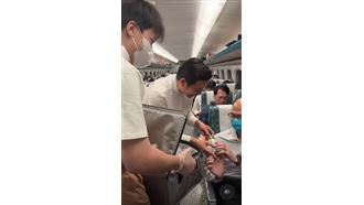 台灣隊奪冠！高鐵男哭腫眼：請全車喝飲料