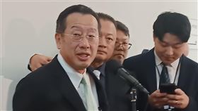 國防部長顧立雄今（25）日上午應邀到立法院外交及國防委員會邀請國防部報告「獵鴞專案執行規劃」並備質詢前受訪。（圖／記者盧素梅攝影)