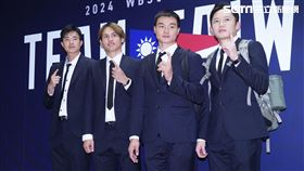 12強台灣隊接機，左起黃子鵬、張奕、陳柏清、江國豪。（圖／記者趙于瑩攝影）