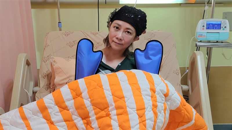 作家小彤挺過11次化療　6副作用全上身