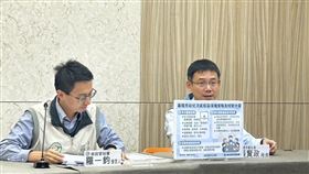 基隆市衛生局長張賢政（右）分享推動流感疫苗推廣接種策略。（圖／記者簡浩正攝影）